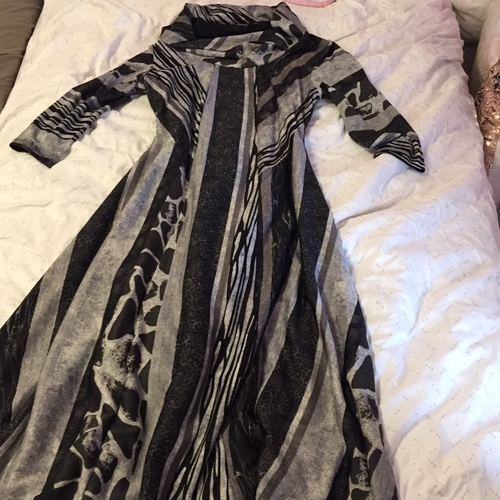 Signature Robbie Bee dress size Medium